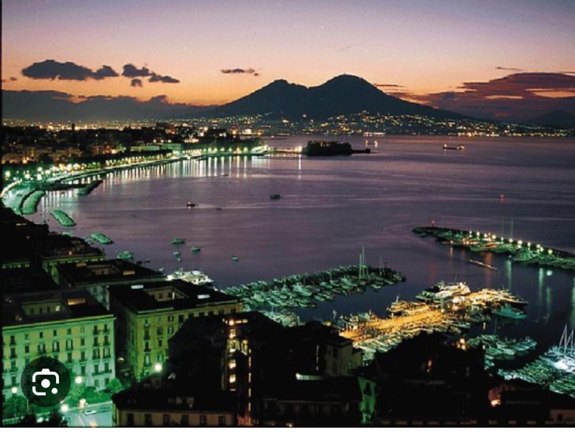 Napoli Sunny Charme Apartment Bagian luar foto