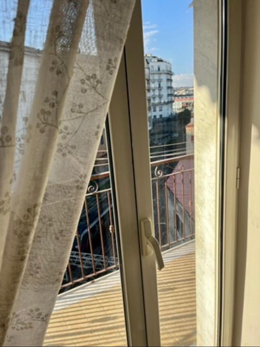 Napoli Sunny Charme Apartment Bagian luar foto