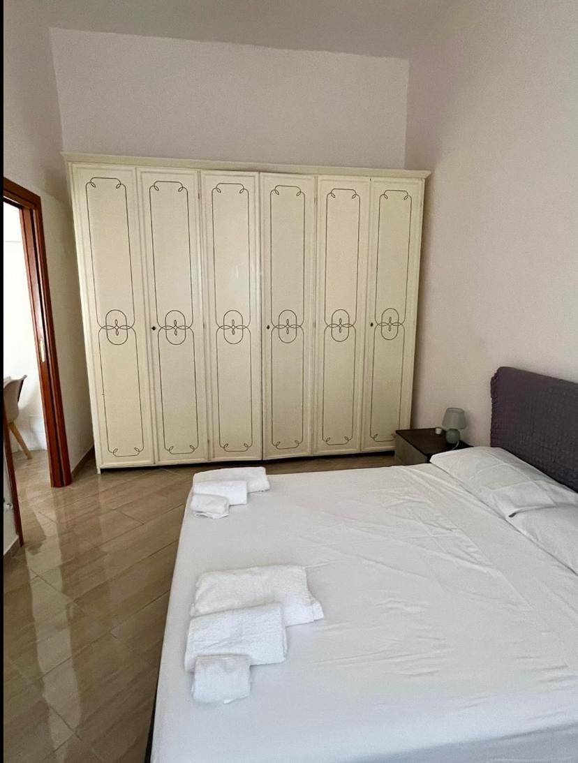 Napoli Sunny Charme Apartment Bagian luar foto